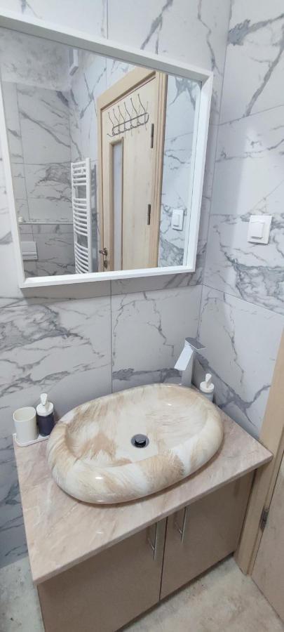 Apartamento Jacuzzi Belle View Sinaia-Free Parking Exterior foto